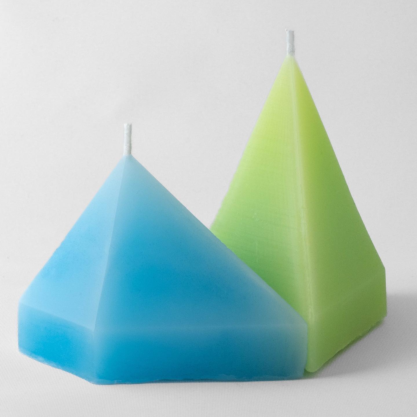 After some more candle making practice the candles are looking much better

#productdesign #designproduct #designobject #objectdesign #productdevelopment #candles #candledesign #candleart #candlelovers #candlesofinstagram #candlegram #candlemaking #candlemaker #candlemakers #decorativecandles #sculpturalcandles #tesselation #geometry #geometric #pattern #patternlove #modularity #homedeco #homedecoration #homeaccessories #materialdesign #materialresearch #designdetails